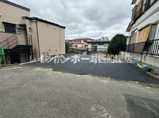 クラッソの駐車場