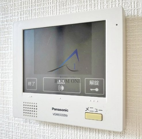 コーポヤマオカのセキュリティ|モニター付きインターホンです。