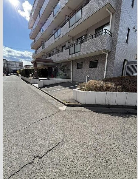 フレール仙台泉中央の駐車場