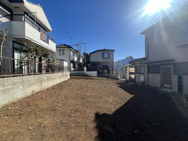 八王子市片倉町の前面道路含む現地写真