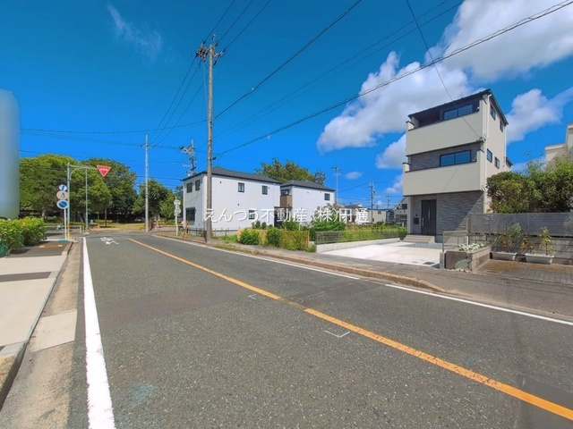 宮塚町1期の前面道路含む現地写真