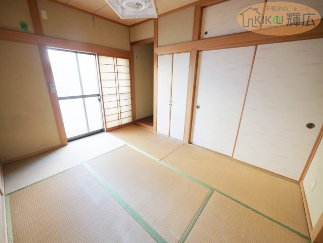 加古川市平岡町土山　中古戸建の寝室
