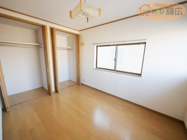 加古川市平岡町土山　中古戸建の子供部屋