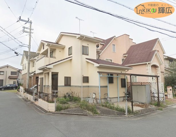 加古川市平岡町土山　中古戸建の駐車場