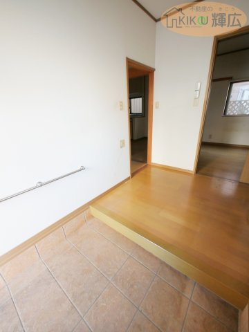 加古川市平岡町土山　中古戸建の玄関