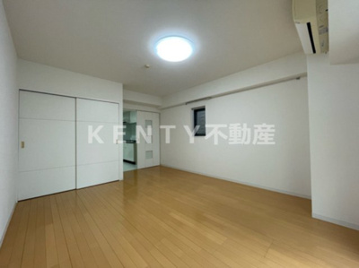 【居間・リビング】 | SANNO　HOUSE | こちらの居間で趣味の時間をお楽しみください