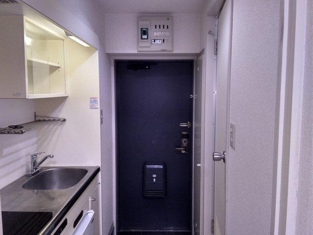 ローズガーデンA68番館の玄関