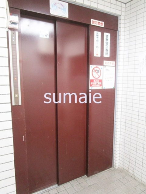 スカイコート田端のロビー|エレベーターです