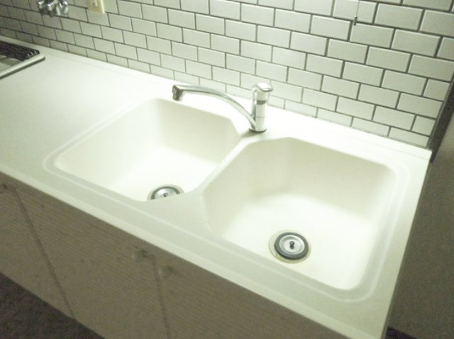 熊本市中央区万町１丁目の賃貸マンションのキッチン|コンパクトなキッチンで掃除もラクラク