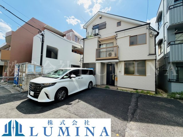 国領町四丁目　中古戸建の駐車場