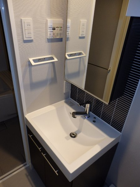 新品家具付きマンション富ヶ谷2(KaGood東京)の独立洗面台