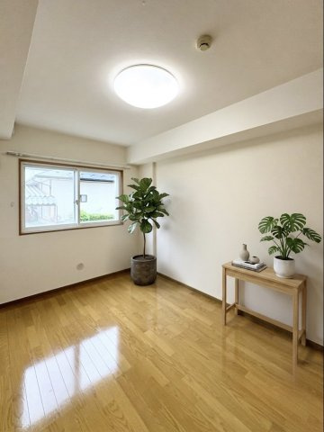 ラフィネ上野の洋室|もう一つの「自分の部屋」。家族それぞれが心地よく過ごせる3LDKです。