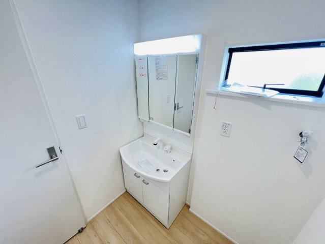 碧南市日進町2丁目103番3の一部『仲介手数料無料』新築一戸建て・建売の独立洗面台