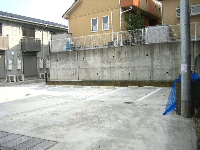 【駐車場】 | ロイヤルコモード