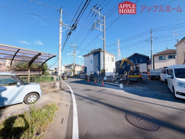 [新築住宅] 熊谷市原島 全1棟の前面道路含む現地写真