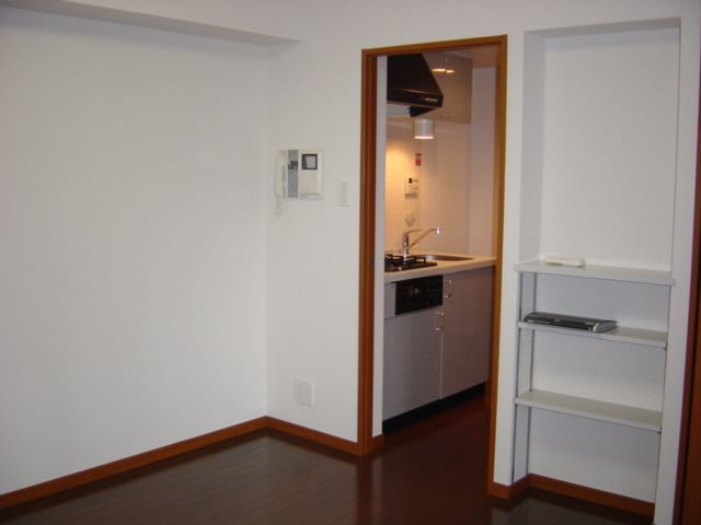 新品家具付きマンション本町5(KaGood東京)の洋室