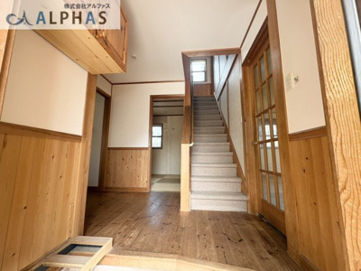 【玄関】 | 明石市大久保町大窪　中古戸建 | ■広々とした玄関♪※現在内外装リフォーム工事中♪