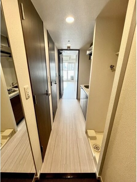 プレサンス桜通ベルノの玄関