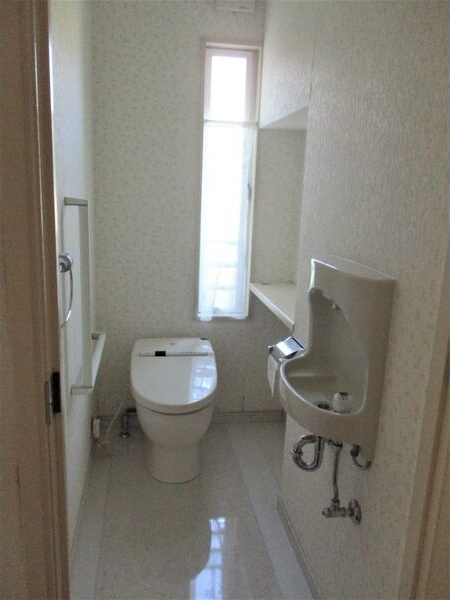 高森6丁目戸建のトイレ