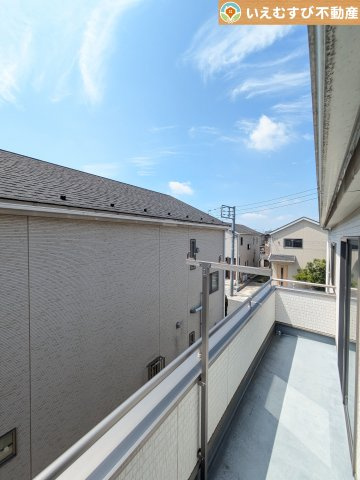 加須市久下3丁目　中古戸建の展望|高い建物が無く開放感のある展望
バルコニーからの展望も開けていて閑静な住宅地が望めます。日当りも良いですね♪