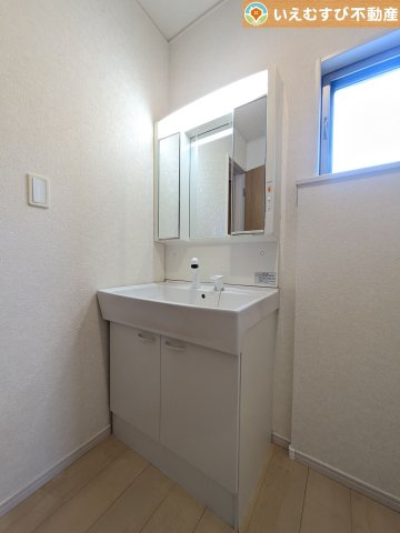 加須市久下3丁目　中古戸建の独立洗面台