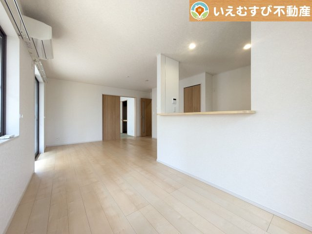 加須市久下3丁目　中古戸建の居間・リビング