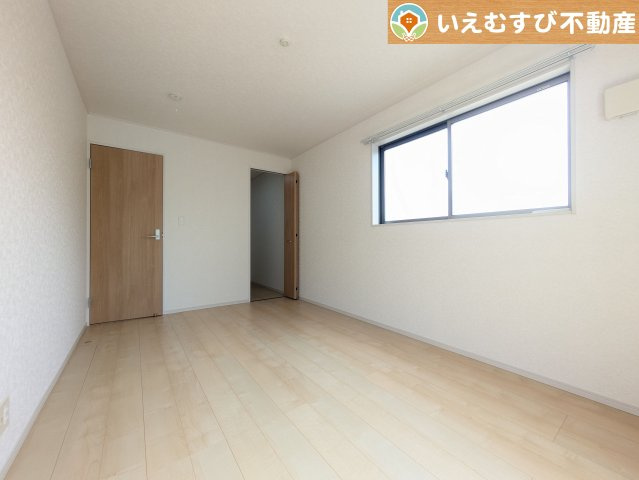 加須市久下3丁目　中古戸建の洋室