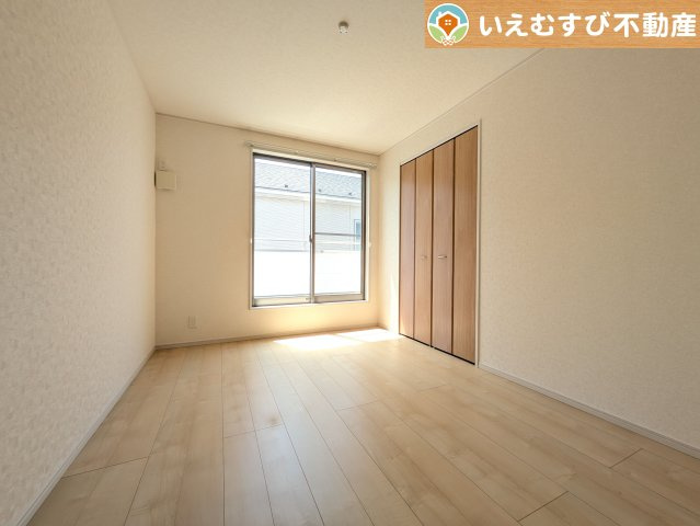 加須市久下3丁目　中古戸建の洋室