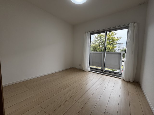 南側の洋室です！