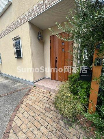 芦屋市大東町貸家のエントランス|毎日通るエントランスはこのようになっています