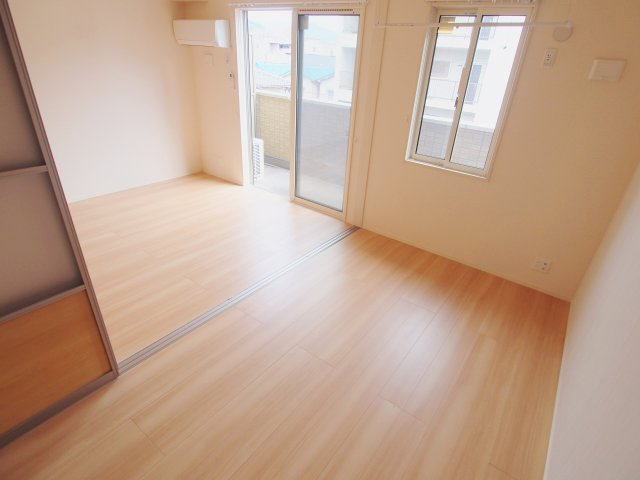 サニーハイム宮の町の洋室