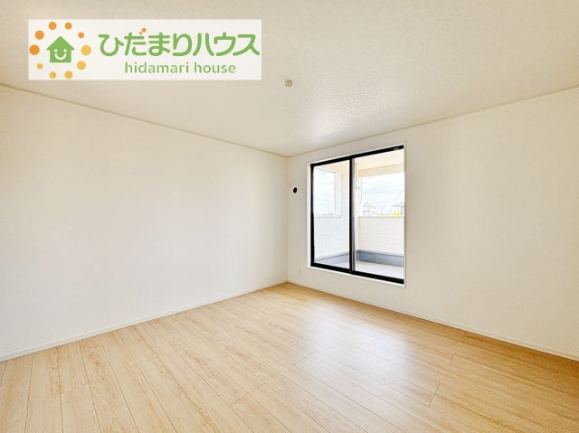 【寝室】 | 常総市本石下第12　新築戸建　8号棟 | 広めの主寝室は、ベッドの他にもパソコンデスクやドレッサーなども置けちゃいます(*^-^*)