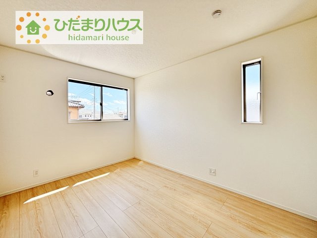 【洋室】 | 常総市本石下第12　新築戸建　8号棟 | 夏場に心地良いひんやり感はフローリングならでは☆彡