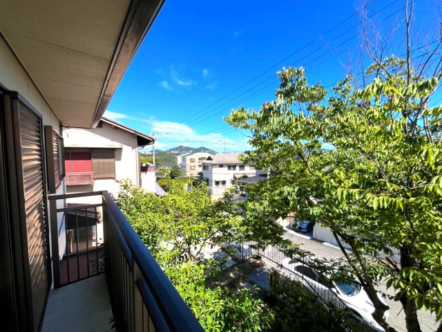 小束山2丁目貸家のバルコニー|広々としたバルコニーです