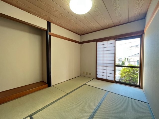 小束山2丁目貸家の和室|来客時にも便利な和室付き(2F)
