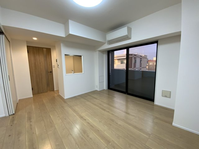 ＧＲＡＮ ＰＡＳＥＯ浅草の居間・リビング|同タイプ別住戸写真となります。現況と異なる場合がございます。