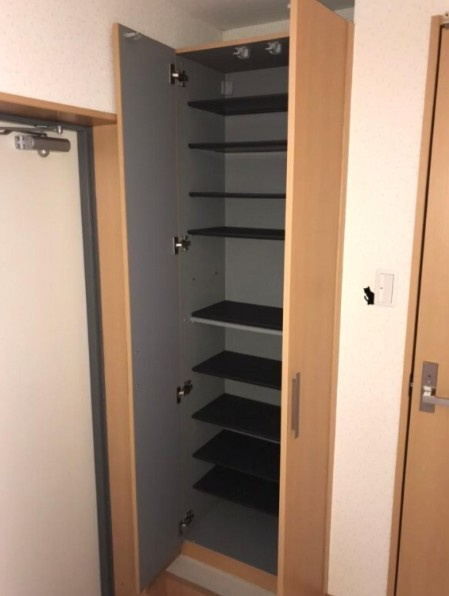 ソレイユ岸の玄関
