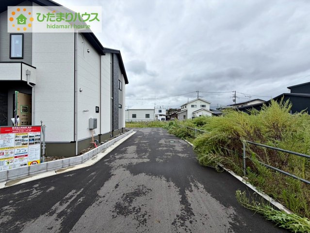 常陸太田市塙町2期　新築戸建の前面道路含む現地写真|南側道路につき日当り良好！