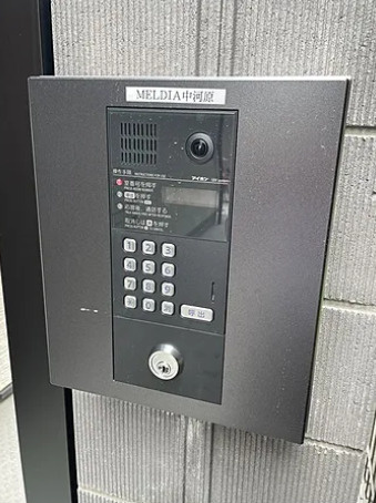 MELDIA中河原のエントランス