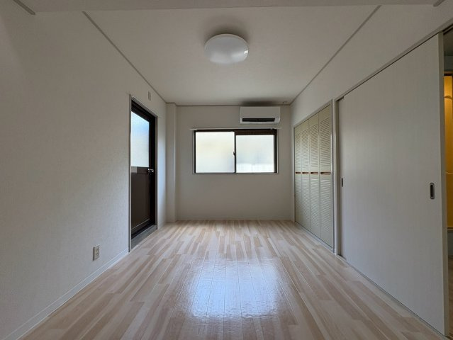 YTSマンション碓井の居間・リビング