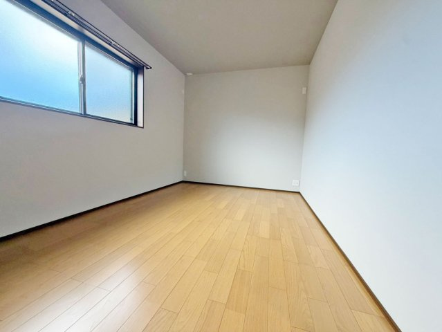 京都市北区衣笠高橋町中古戸建の洋室|2階洋室6.7帖