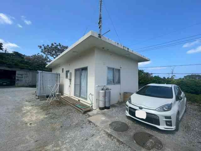 今帰仁村諸志の外観