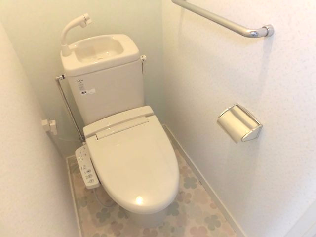 オレンジスクエア202のトイレ|温水洗浄便座付きで快適です☆