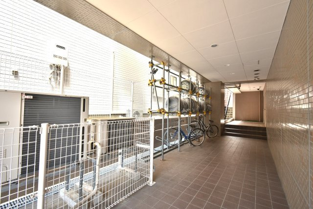 エクレールにししおがま駅前のその他共用部分|＜タイヤ置場＞月額300円で利用可能
