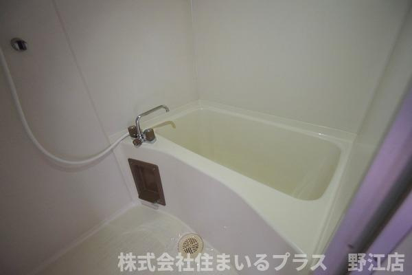 メゾン城北の浴室