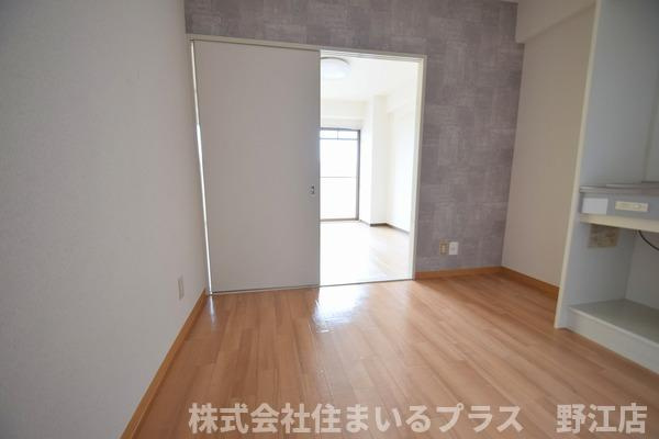 メゾン城北の洋室
