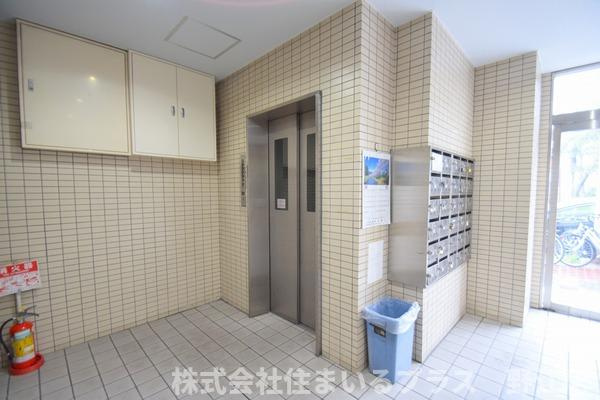 メゾン城北のロビー