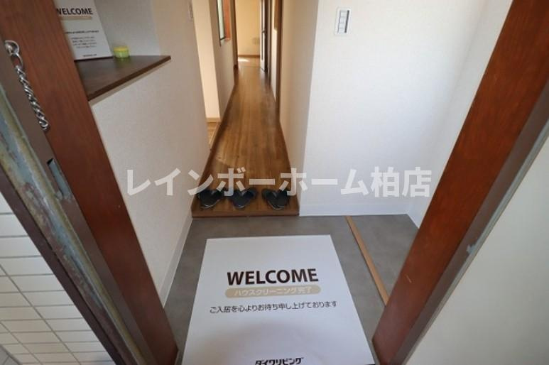 仲介手数料（賃料の1.10ヵ月）の50％OFF対象物件！の玄関|収納もある玄関です