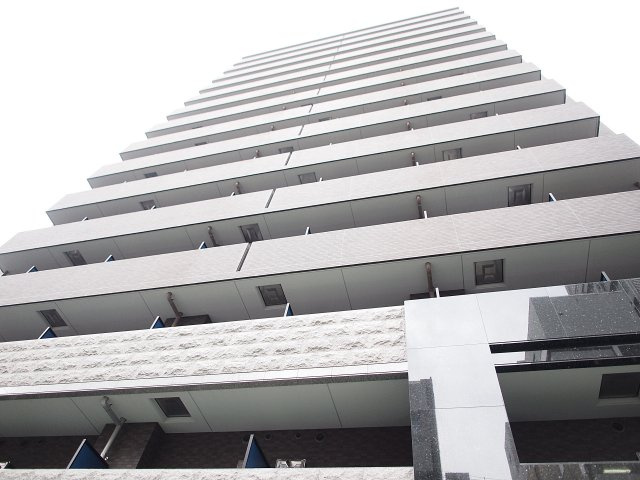 S-RESIDENCE難波Brillerの外観