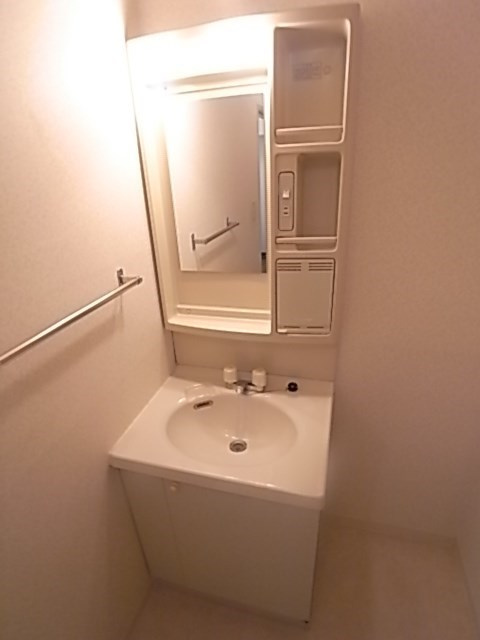 尼崎市東難波町５丁目の賃貸マンションの洗面所